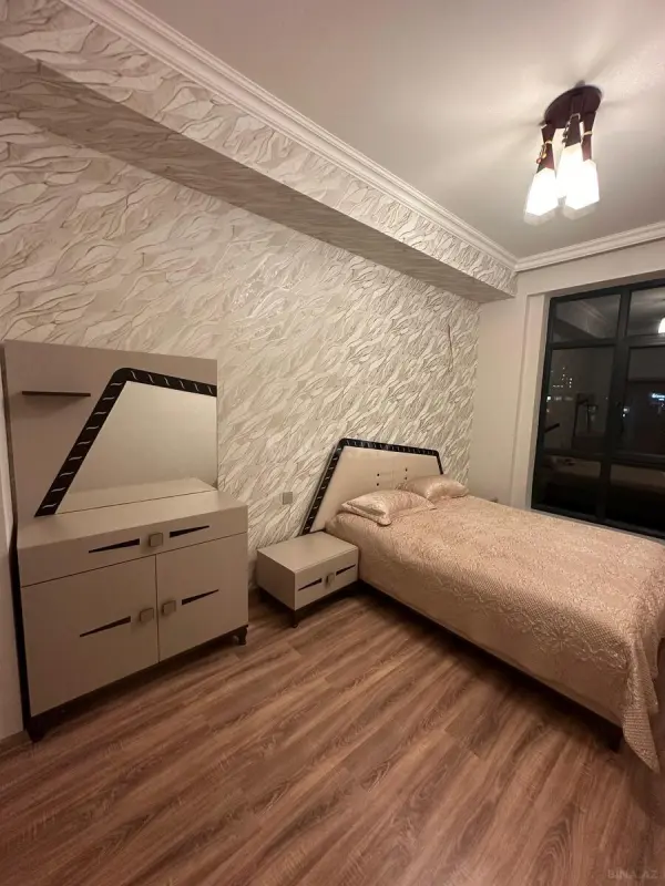 Kirayə verilir 2 otaqlı mənzil 80 m²