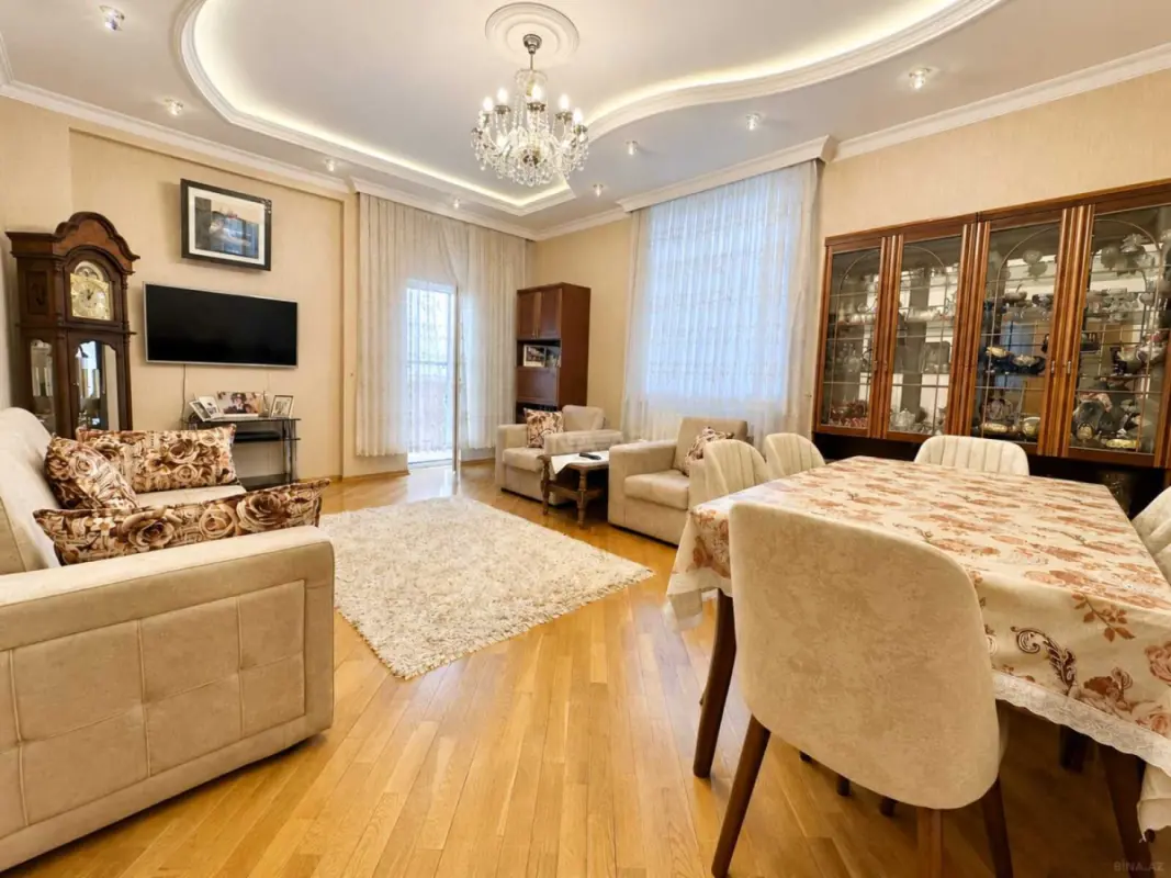 Satılır 3 otaqlı mənzil 140 m²
