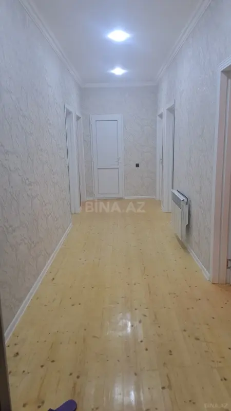 Satılır 5 otaqlı həyət evi 205 m²