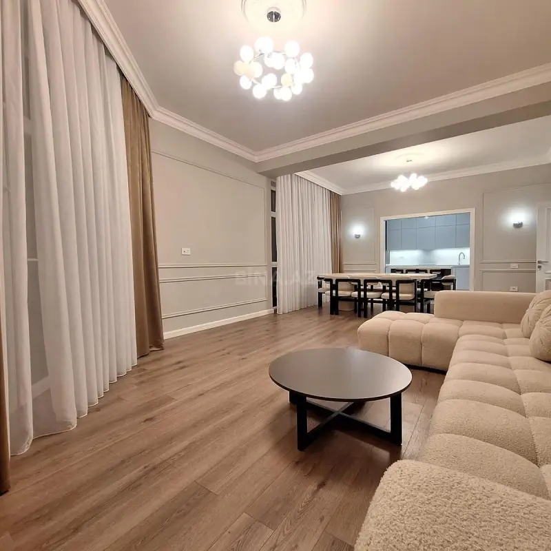 Kirayə verilir 3 otaqlı mənzil 144 m²