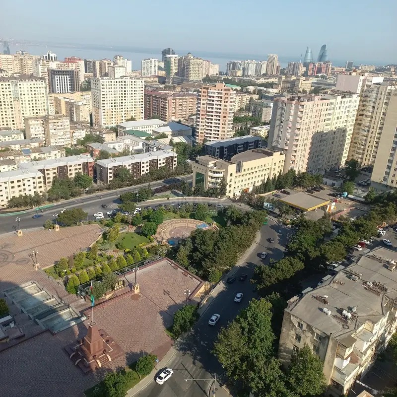 Satılır 5 otaqlı mənzil 260 m²