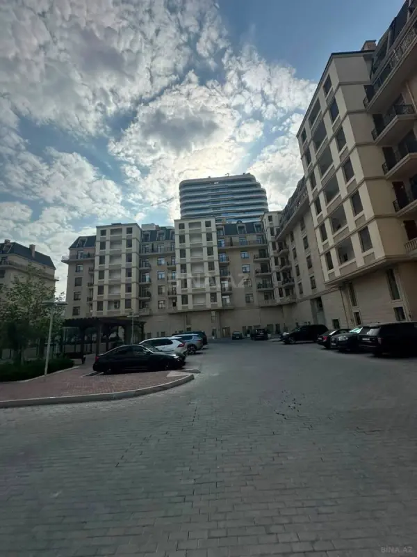 Kirayə verilir 3 otaqlı mənzil 133 m²