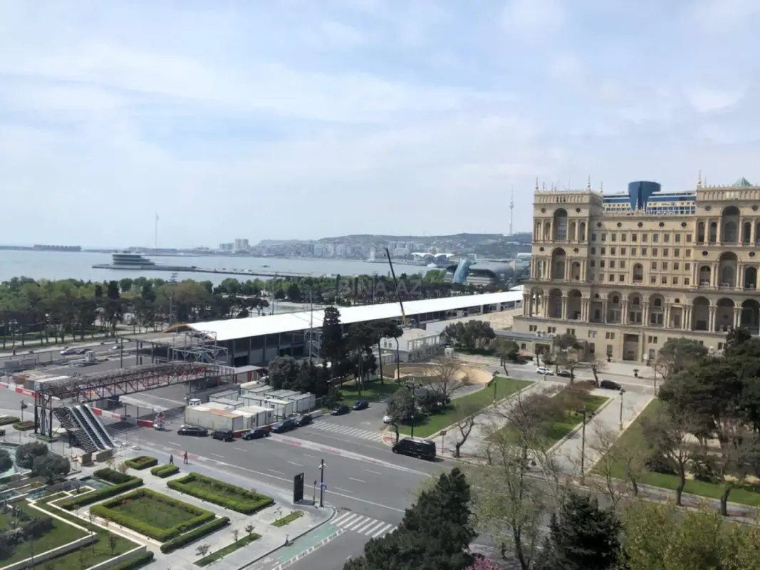 Kirayə verilir 4 otaqlı mənzil 200 m²