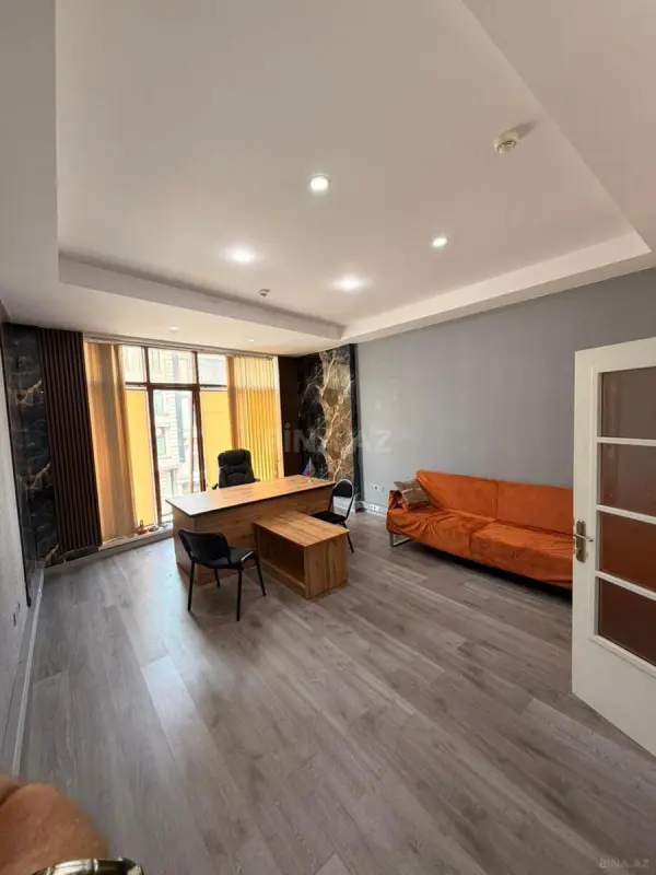 Kirayə verilir 3 otaqlı ofis 70 m²