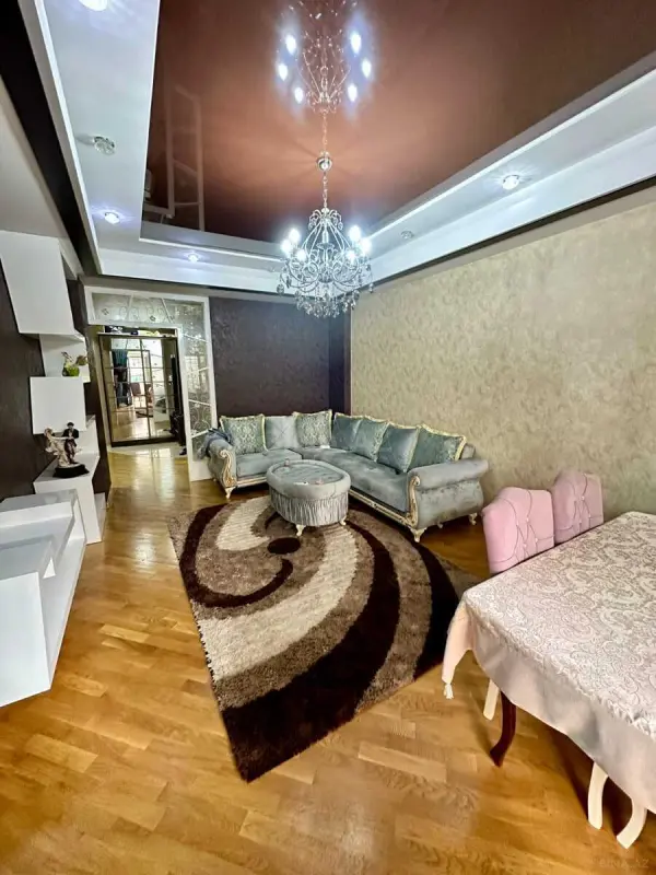Kirayə verilir 2 otaqlı mənzil 105 m²