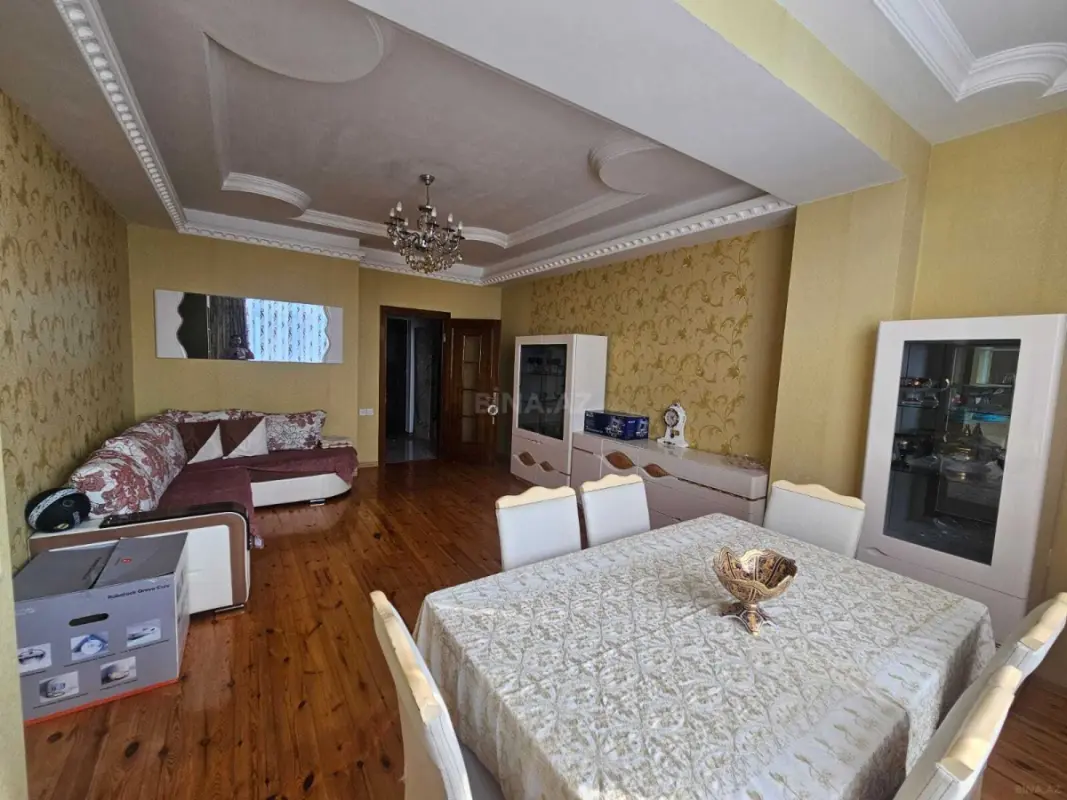 Kirayə verilir 3 otaqlı mənzil 130 m²
