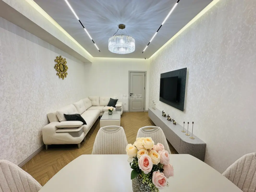 Satılır 3 otaqlı mənzil 108 m²