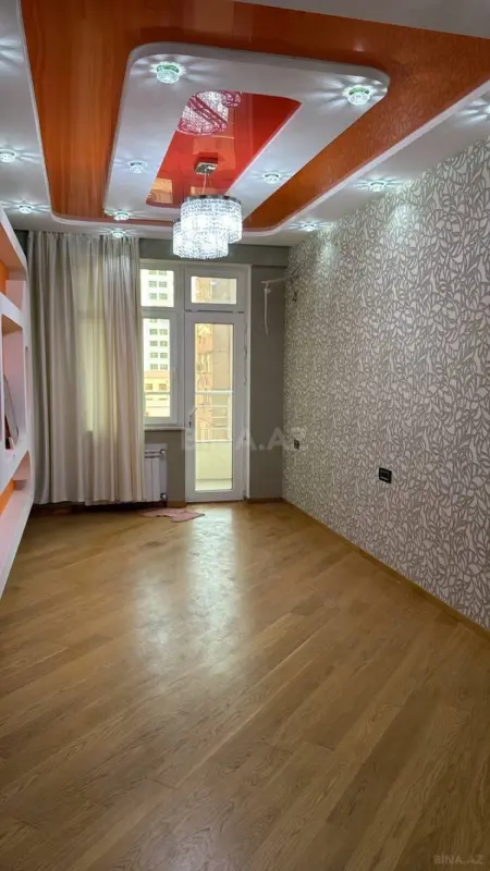 Satılır 4 otaqlı mənzil 178 m²
