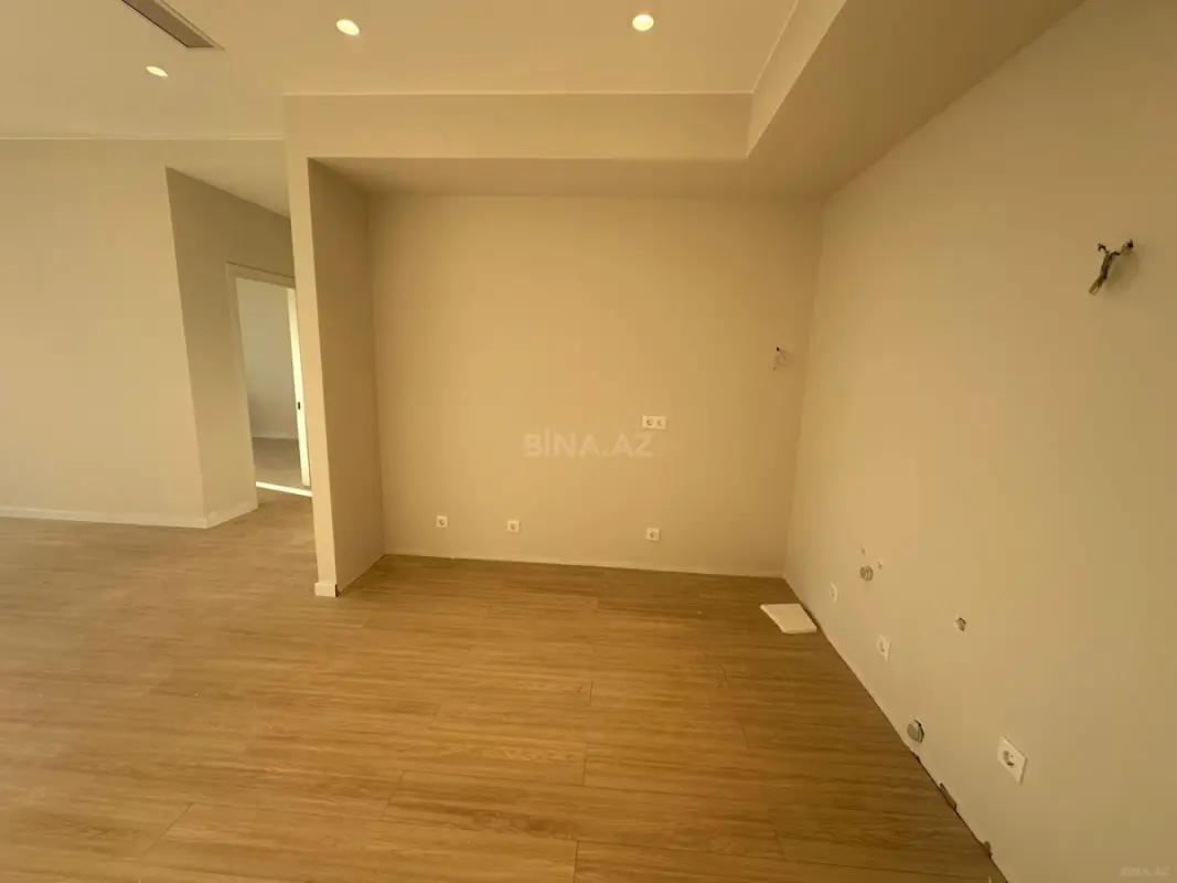 Satılır 2 otaqlı mənzil 77 m²