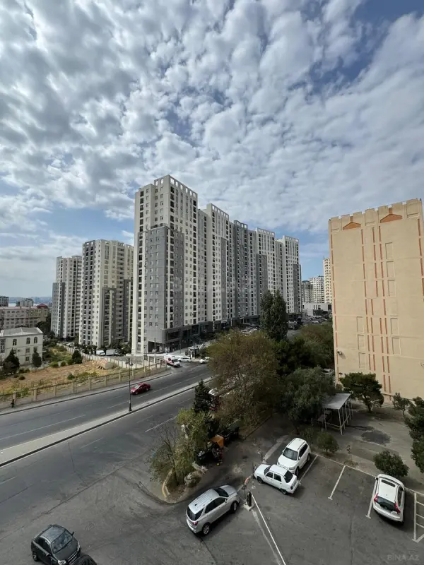Satılır 2 otaqlı mənzil 90 m²