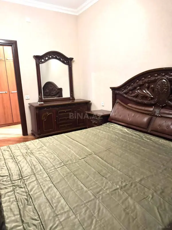 Kirayə verilir 2 otaqlı mənzil 92 m²
