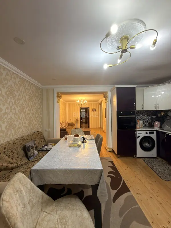 Satılır 3 otaqlı mənzil 117 m²