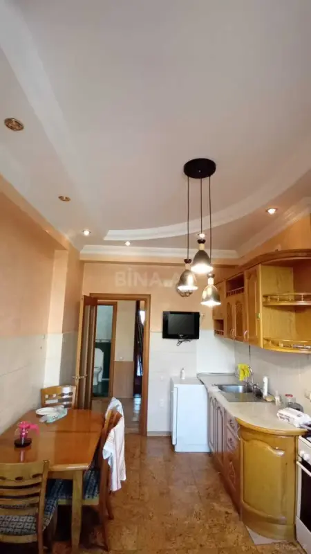 Satılır 3 otaqlı mənzil 125 m²