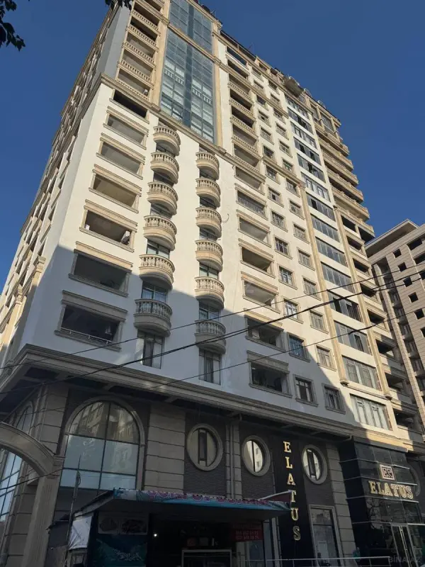 Satılır 2 otaqlı mənzil 74.5 m²