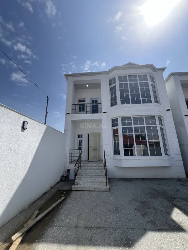 Satılır 4 otaqlı həyət evi 200 m²