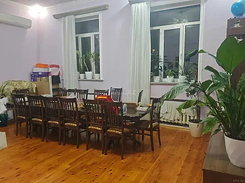 Satılır 9 otaqlı həyət evi 500 m² — Bakı, Nəsimi 9 otaq 500.00 m²