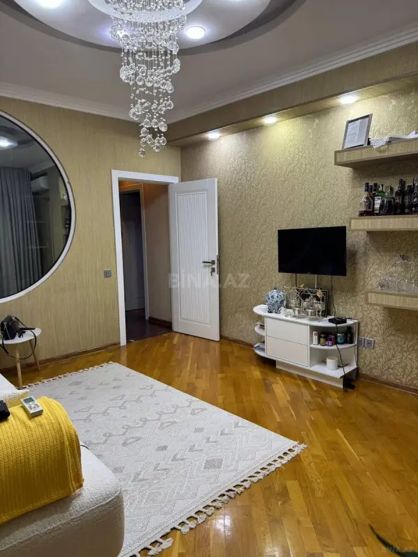 Kirayə verilir 2 otaqlı mənzil 65 m²