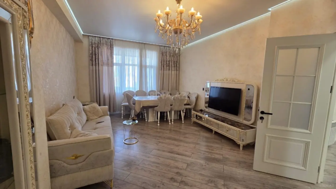 Satılır 4 otaqlı mənzil 170 m²