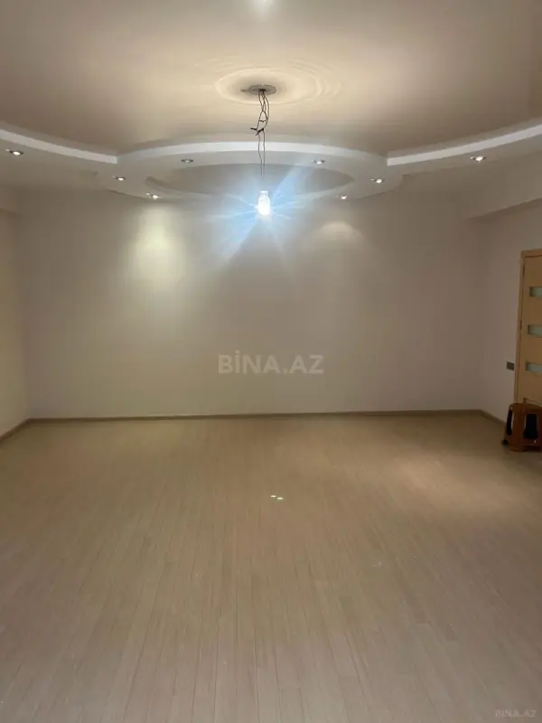 Satılır 3 otaqlı mənzil 187 m²