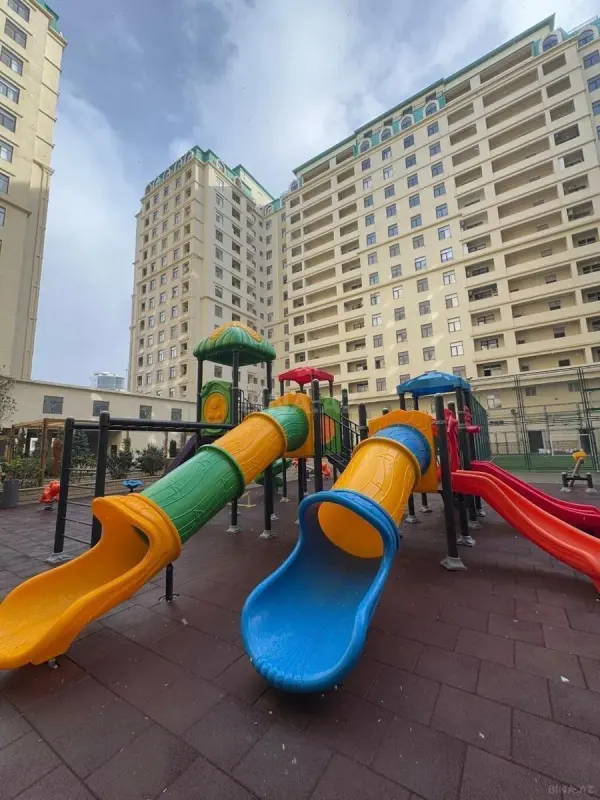 Satılır 3 otaqlı mənzil 166 m²