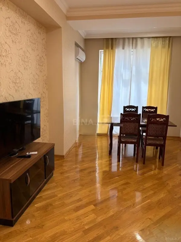 Kirayə verilir 2 otaqlı mənzil 65 m²