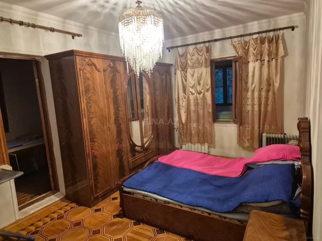 Satılır 4 otaqlı mənzil 100 m²