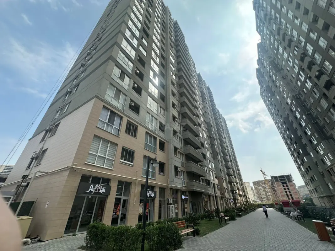 Satılır 3 otaqlı mənzil 96 m²