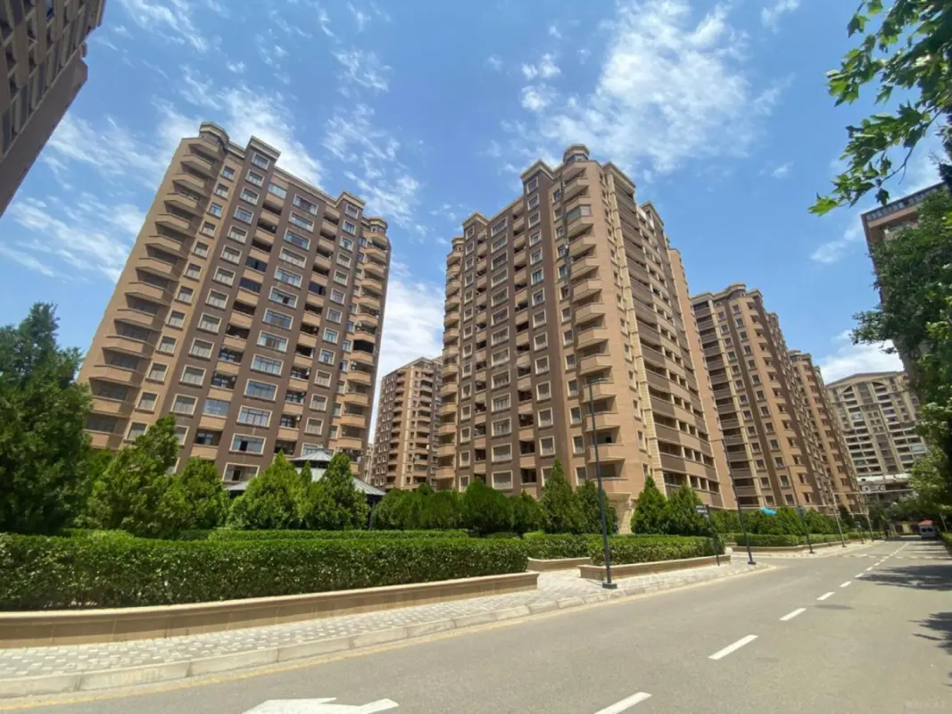 Satılır 3 otaqlı mənzil 108 m²