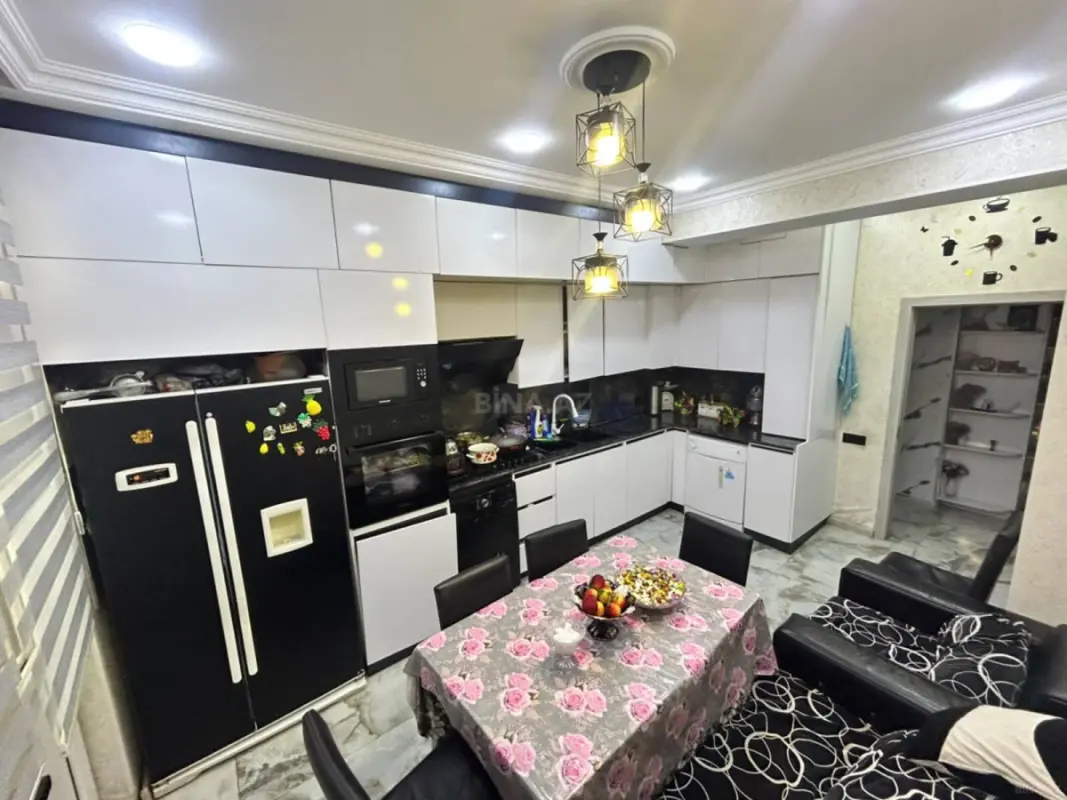 Satılır 4 otaqlı mənzil 122 m²