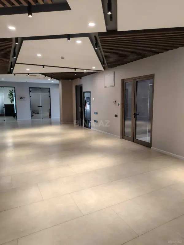 Kirayə verilir 4 otaqlı ofis 180 m²