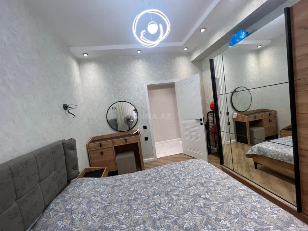 Kirayə verilir 2 otaqlı mənzil 80 m²