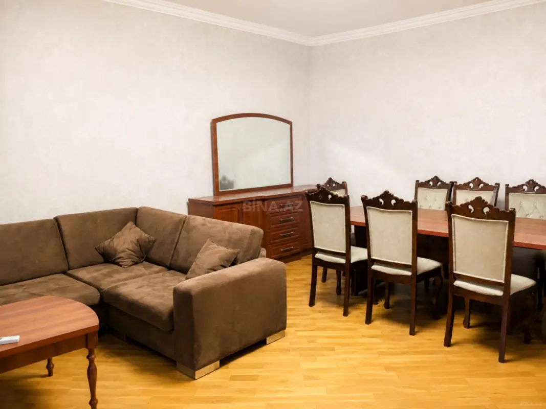 Kirayə verilir 3 otaqlı mənzil 105 m²
