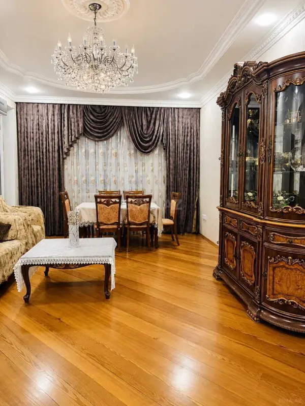 Kirayə verilir 2 otaqlı mənzil 80 m²