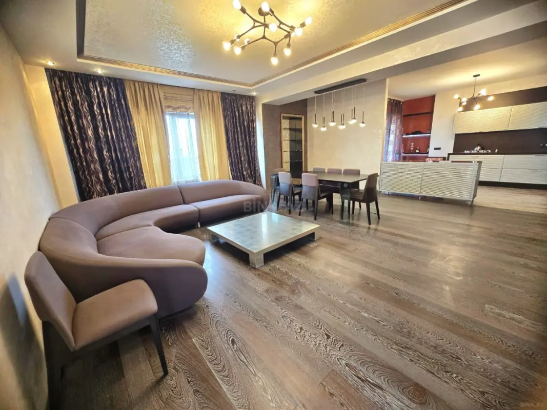 Kirayə verilir 4 otaqlı mənzil 211 m²