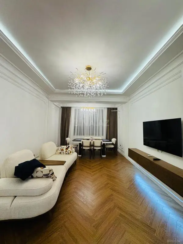 Satılır 3 otaqlı mənzil 118 m²