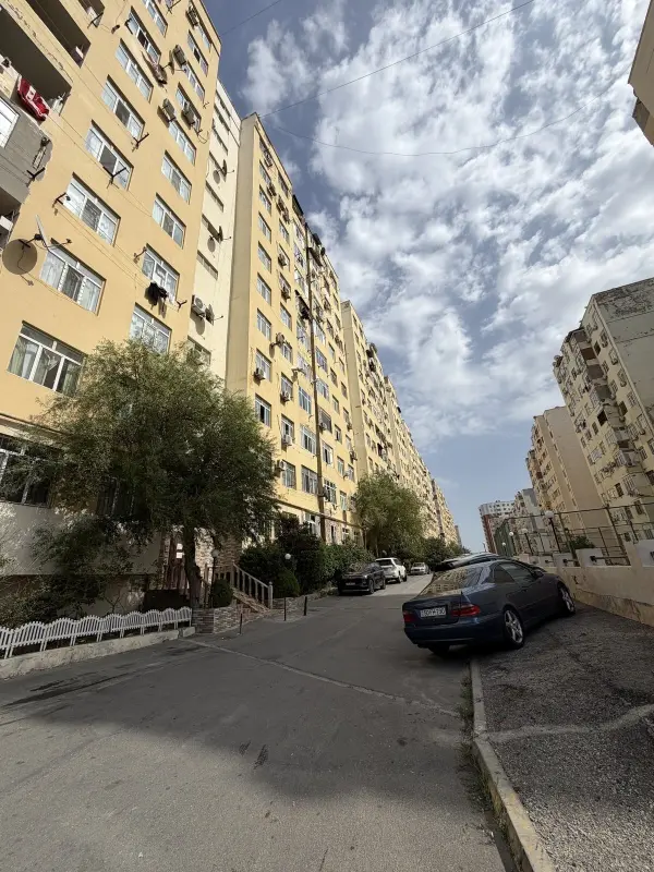 Satılır 3 otaqlı mənzil 83 m²