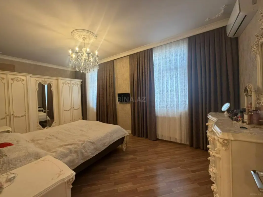 Satılır 3 otaqlı mənzil 160 m²