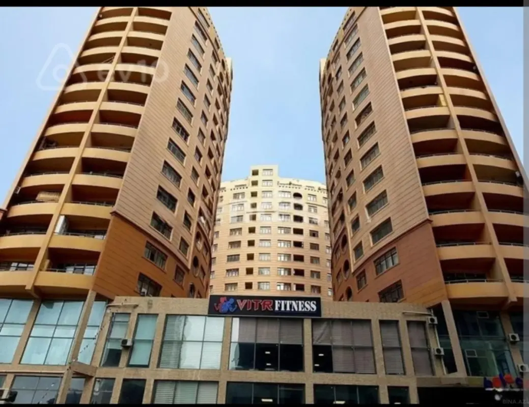 Satılır 3 otaqlı mənzil 140 m²