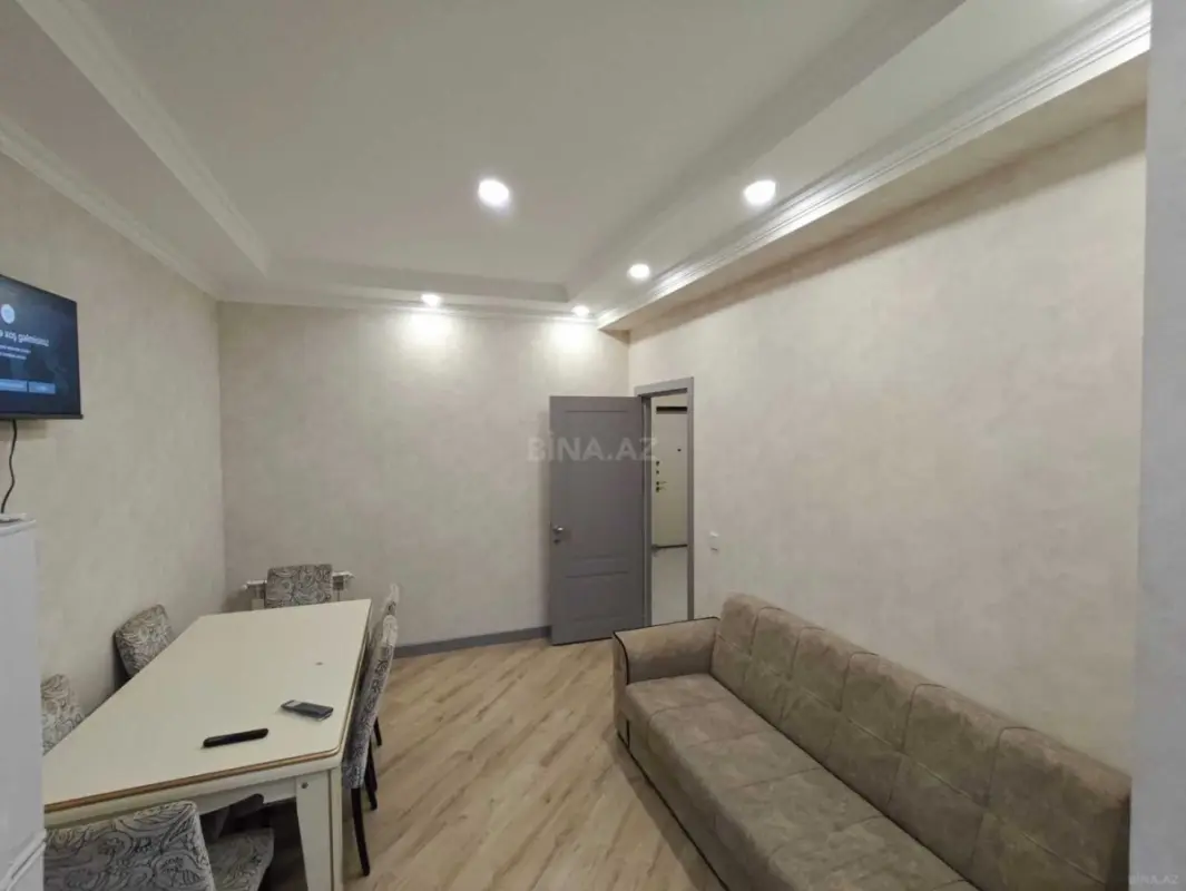 Kirayə verilir 2 otaqlı mənzil 61 m²