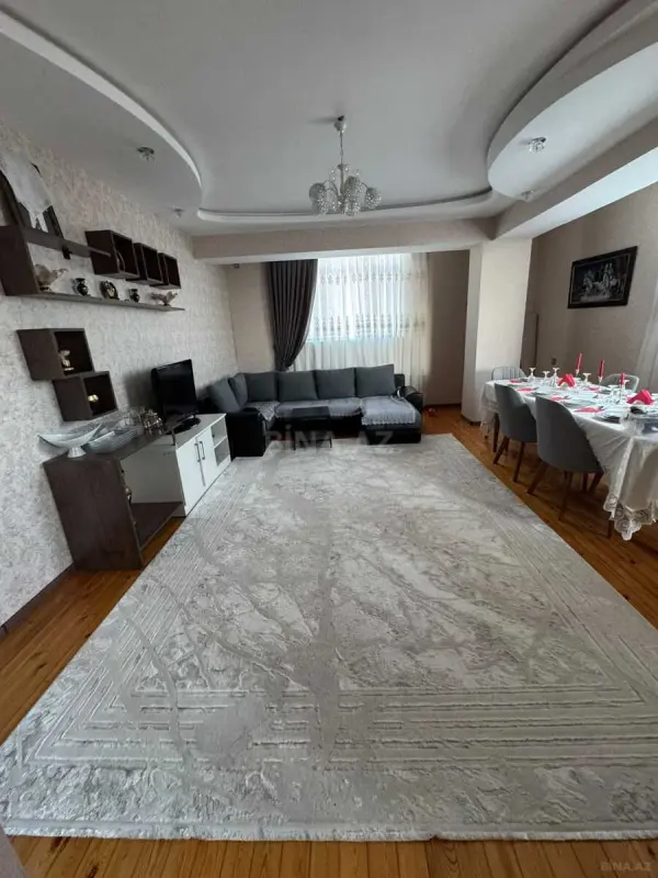 Satılır 3 otaqlı mənzil 126 m²