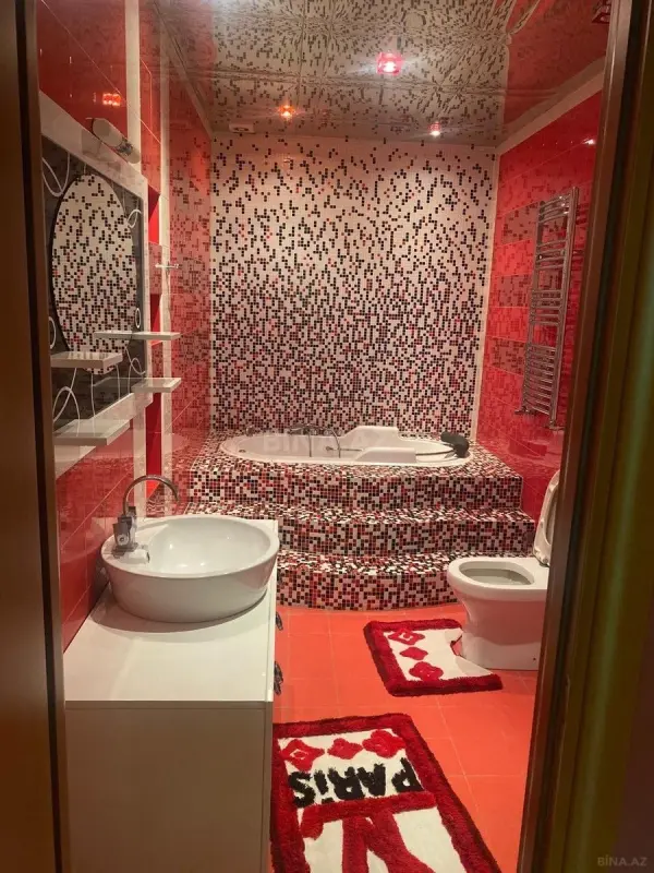Kirayə verilir 3 otaqlı mənzil 150 m²