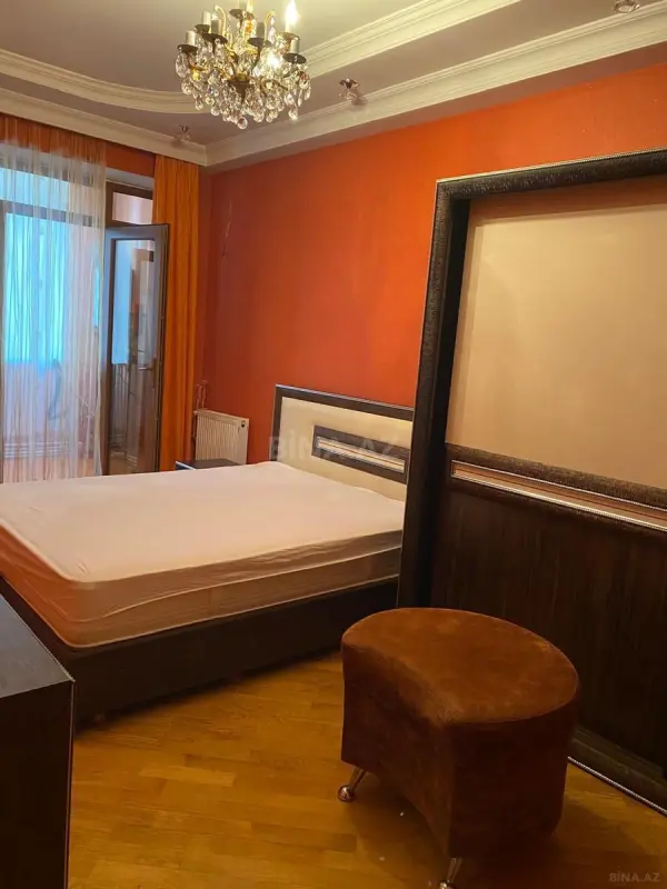 Kirayə verilir 2 otaqlı mənzil 86 m²
