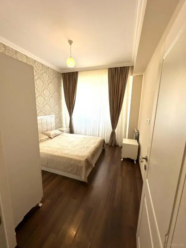 Kirayə verilir 2 otaqlı mənzil 67 m²