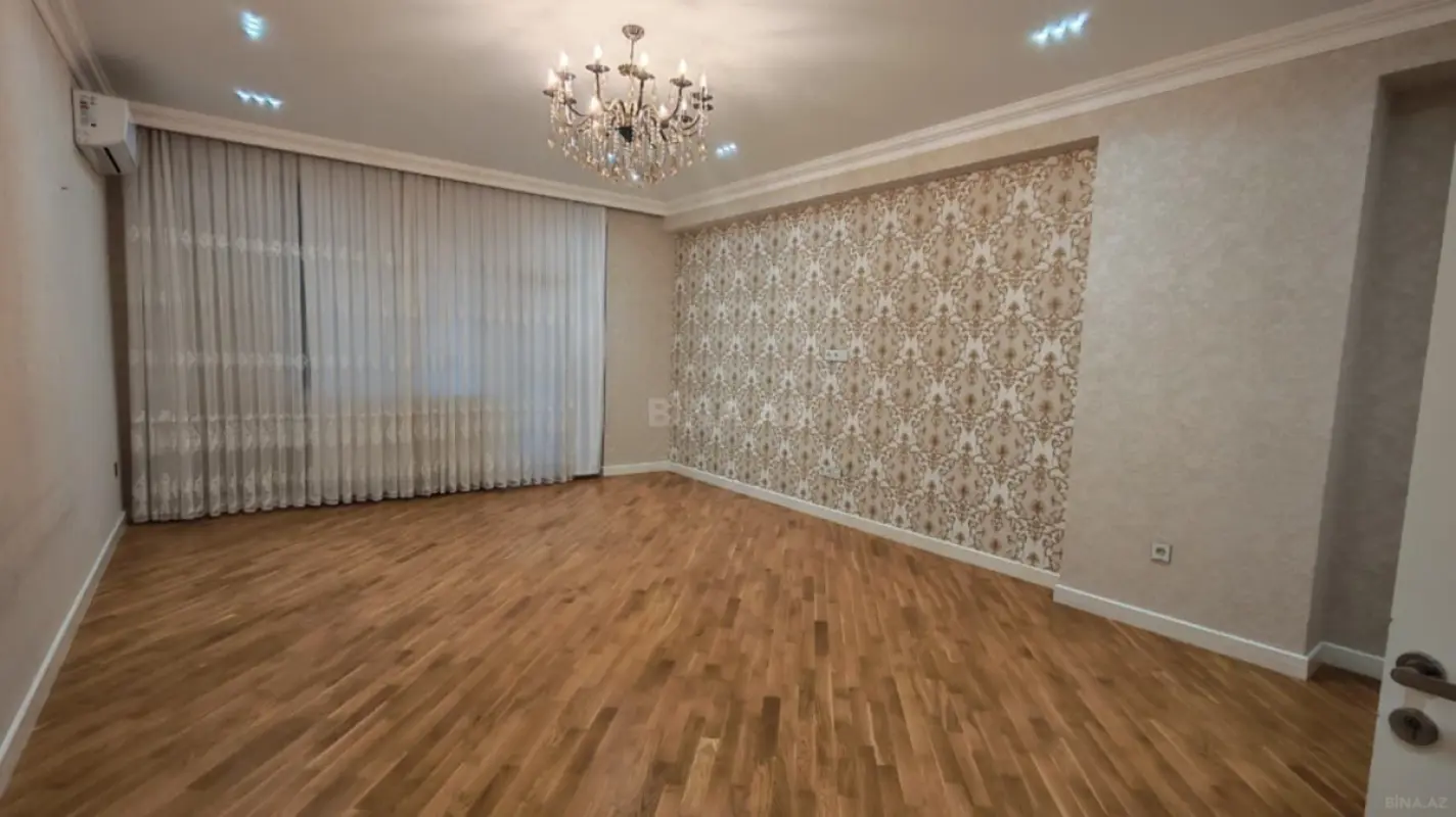 Kirayə verilir 3 otaqlı mənzil 140 m²