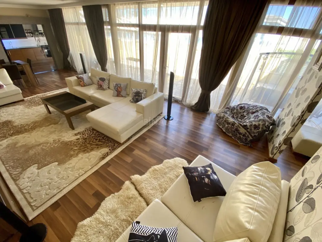 Kirayə verilir 4 otaqlı ofis 250 m²