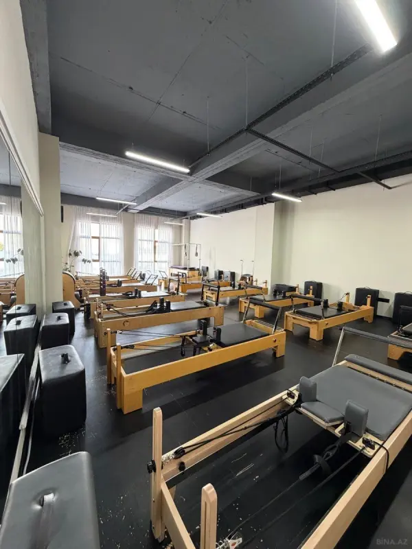 Kirayə verilir 1 otaqlı ofis 131 m²