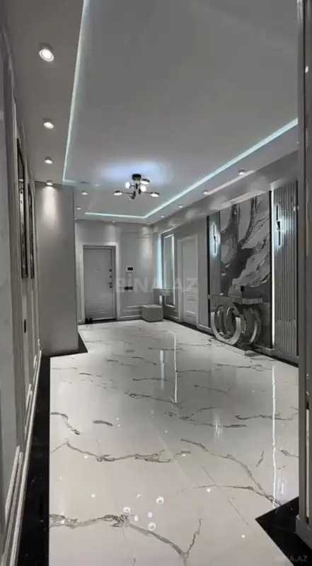 Satılır 3 otaqlı mənzil 137 m²