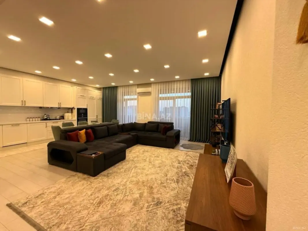 Satılır 4 otaqlı mənzil 185 m²