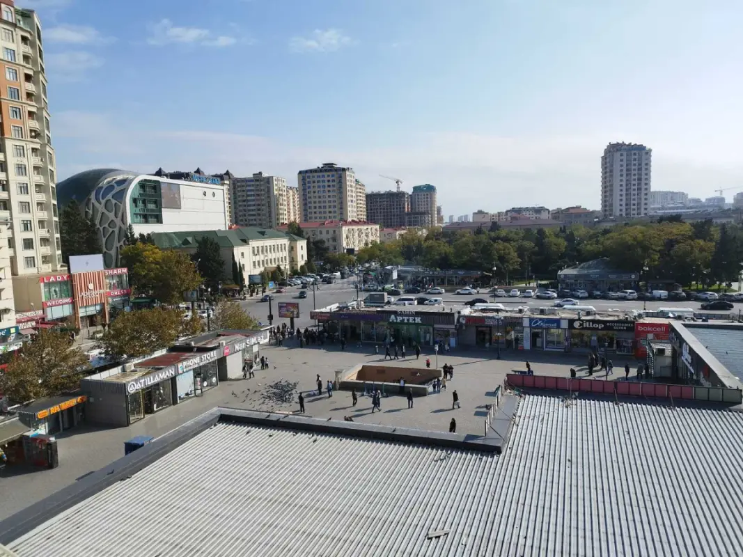 Satılır 2 otaqlı mənzil 58 m²