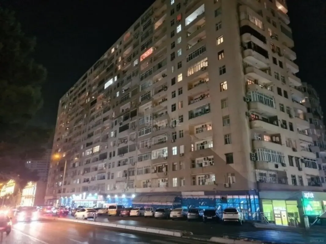 Satılır 3 otaqlı mənzil 147 m²